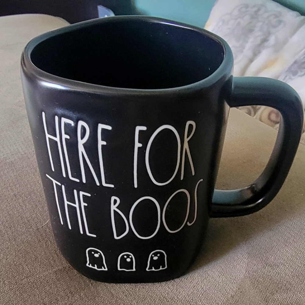 Here for the boos Rae Dunn ghost 👻 halloween mug!